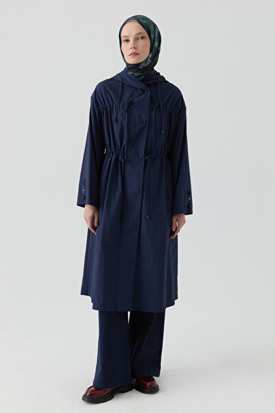 Tuğba Bağcık Detaylı Yağmurluk - Lacivert