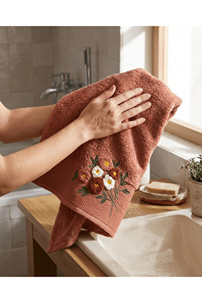 Vannes Home Colorful Punch Embroidered 100% Cotton 2-Piece Hand and Face Towe...