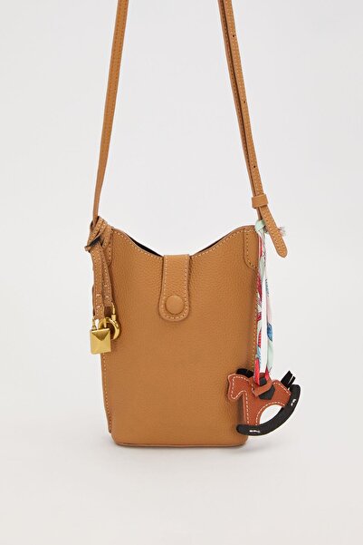 Levidor Mink Horse Charm Detailed Shoulder Bag