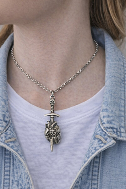 HER ŞEY NOTA www.herseynota.com قلادة دارك هارت بليد - قلادة فضية اللون بتصمي...