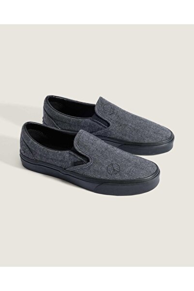 Vans Classic slip–on