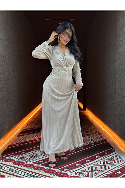 Warazan Evening dress with a shimmer, perfect for special occasions.