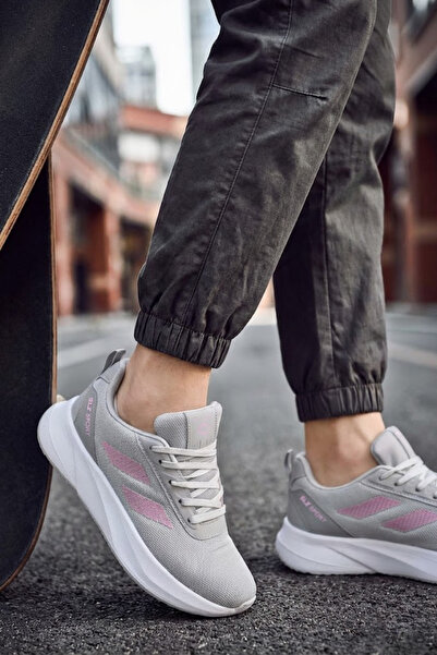 SOLAZER حذاء رياضي نسائي للمشي مصنوع من إسفنج ميموري فوم باللون الرمادي