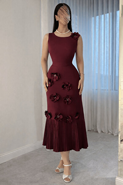 Othea Burgundy dress with elegant roses