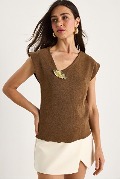 Hiccup Knitted blouse with bare shoulders and accessory details Bianco Lucci
