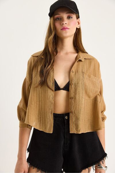 Hiccup Bianco Lucci shirt with half sleeves and single pocket, with its own s...