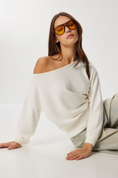 Hiccup ISTANBUL blouse with asymmetric collar, loose fit