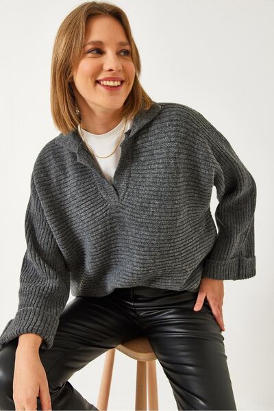 Hiccup Knitted sweater with own sleeve and flaps Bianco Lucci