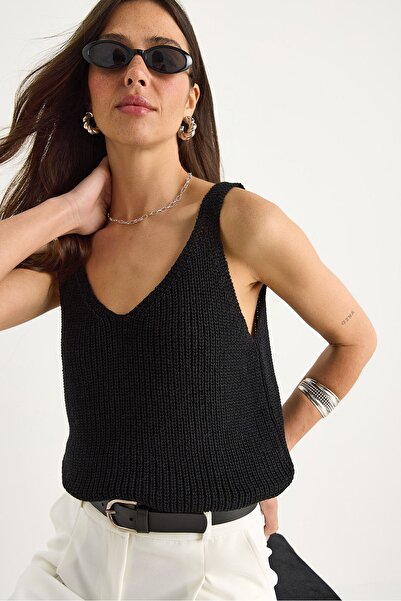 Hiccup Bluză tricotată simplă Bianco Lucci cu decolteu în V și detaliu în talie