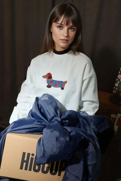 Hiccup Hanorac brodat cu guler rotund supradimensionat