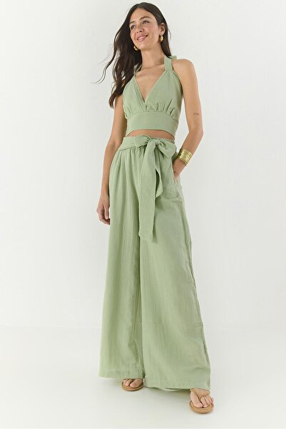 Hiccup Bianco Lucci bohemian set in knotted linen, Stitch-Free, triangle crop...