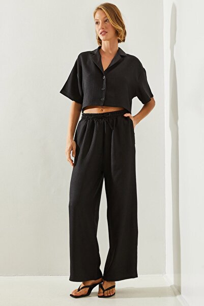 Hiccup Set de două piese Bianco Lucci cu top scurt și guler de jachetă și pan...