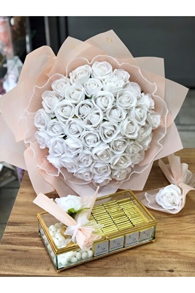 Denseden Set de 41 de trandafiri și 80 de bomboane de ciocolată Madlen