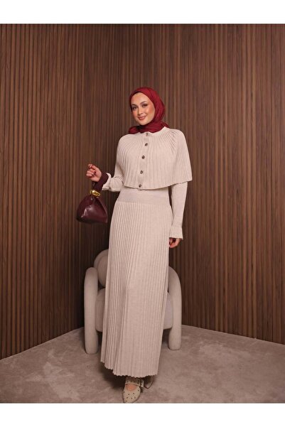 Meridosto Piliseli Düğme Detaylı Uzun Triko Elbise