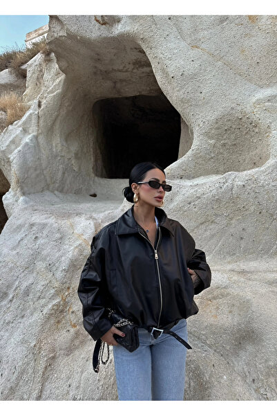 kırmızı butiks Δερμάτινο παλτό με μαύρη ζώνη και μανίκια νυχτερίδας