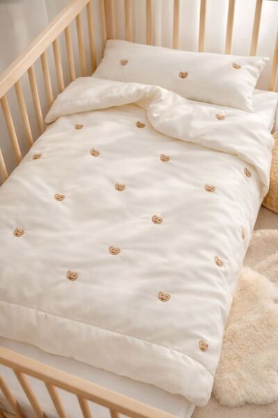 Ünal Çeyiz Tasarım Ayıcık nakışlı pamuklu bebek nevresim takımı