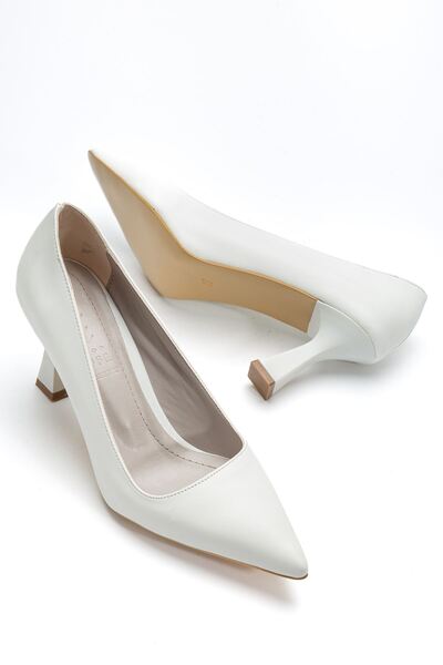 Hayalimdeki Ayakkabı Women's White Skin Pointed Toe Thin Heeled Stiletto