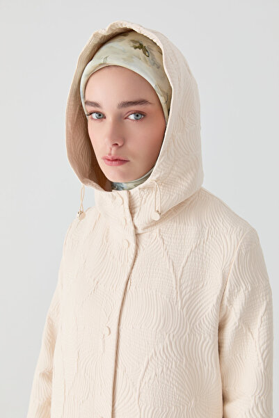 Tuğba Çıtçıt Kapamalı Yırtmaçlı Kapitone Kap - Ekru