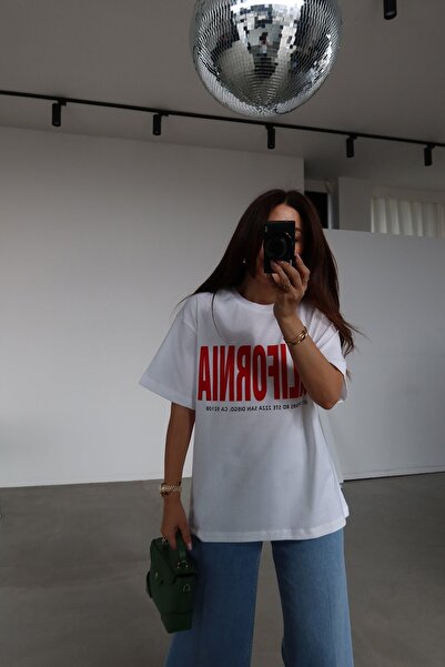 Özge Özgenç California Printed Tshirt