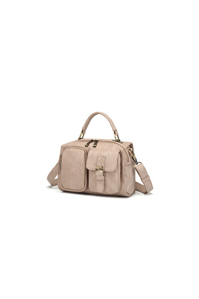 Solo Bag حقيبة ظهر أنيقة متعددة الأقسام مع غطاء من الجلد المغسول وتفاصيل مميزة