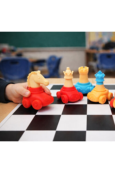 Tasarım Chess Riders | Satranç Taşları Yolda – Eğitici Satranç Araba Seti