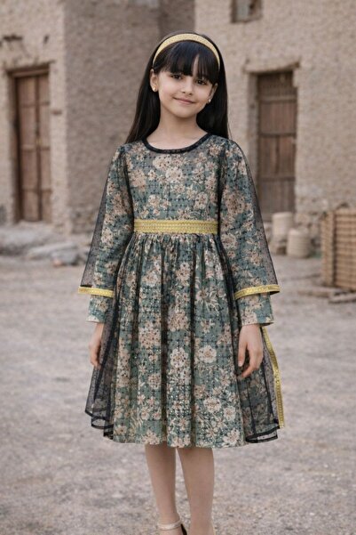 La reina petite A floral cotton dress embroidered with sequins, in green, wit...