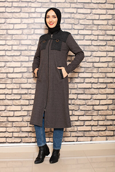 İbrahim Burak Etiler Collection قبعة حجاب بنية مع قطعة كتف