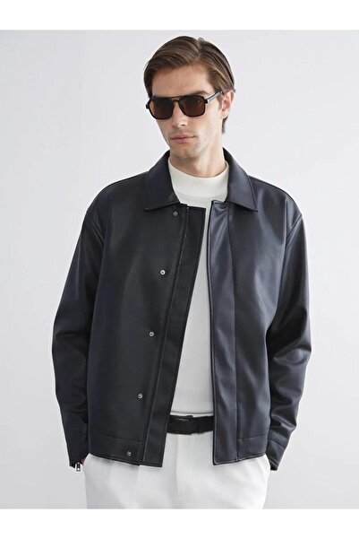 LC Waikiki سترة سوداء مريحة ذات ياقة قميصية للرجال بمظهر جلدي (S6)