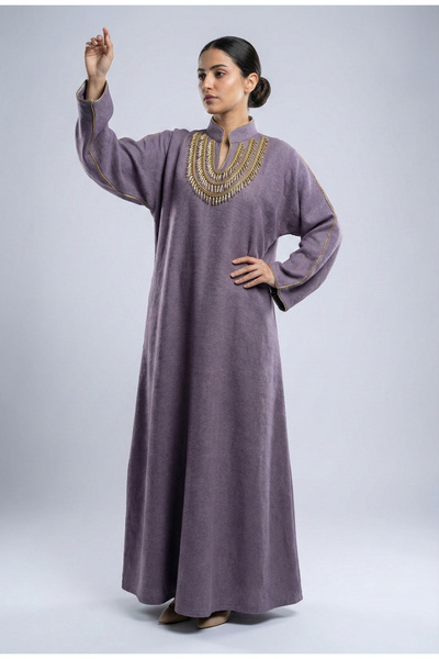 Rokon Dana Elegant jalabiya, free size, with a slit in the back.