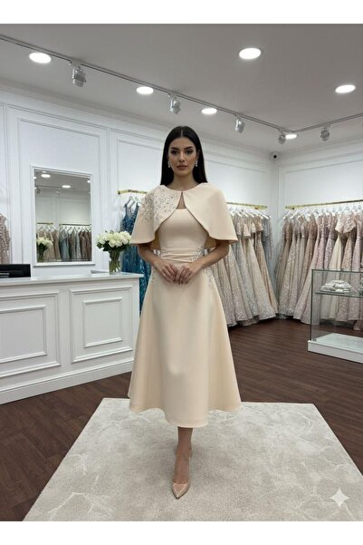 Kendallksa Sarah's luxurious dress