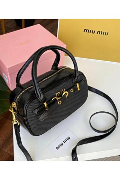 Generic Shoulder bag with accessories