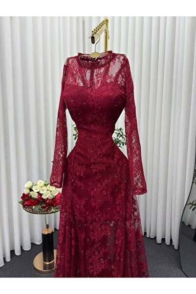 Latin2024 A delicate lace dress with sparkling crystals in five colors