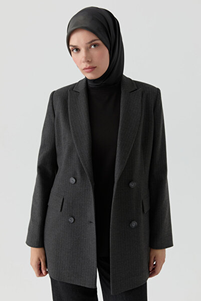 Tuğba Oversize Yırtmaçlı Tişört - Siyah