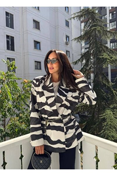 MAESTRO WOMAN Kadın Zebra Desenli Yırtmaç Detaylı Süs Cepli Blazer Ceket