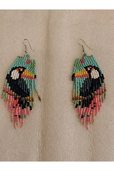 Butik Tülin أقراط متدلية على شكل طائر التوكان مصنوعة يدويًا من خرز الرمل متعد...