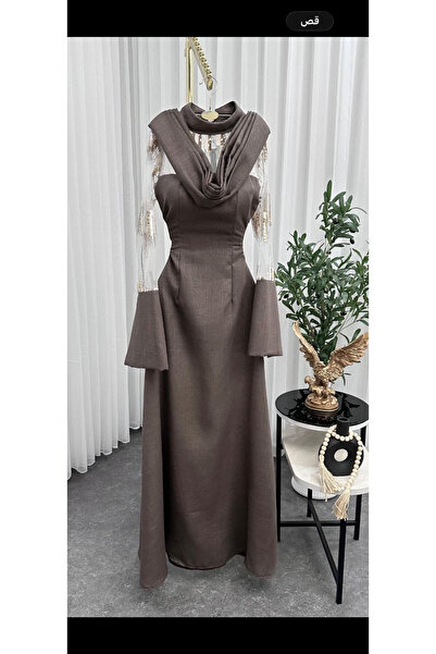 AREEJ FASHION An evening dress with an elegant and modern design.