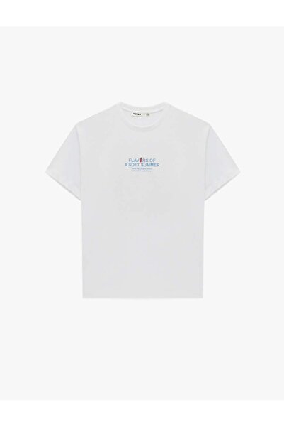Koton Λευκό γυναικείο T-shirt με στάμπα φράουλα στην πλάτη 6SAK50039EK