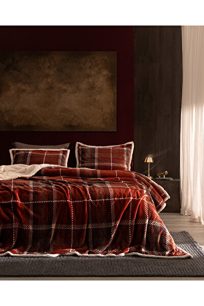 Madame Coco Gallon Double Sherpa Bedspread - Red