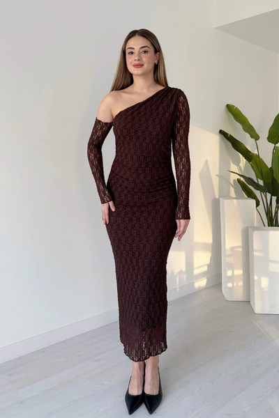 MARTYZ One-Shoulder Lace Long Dress with Slit at the Back