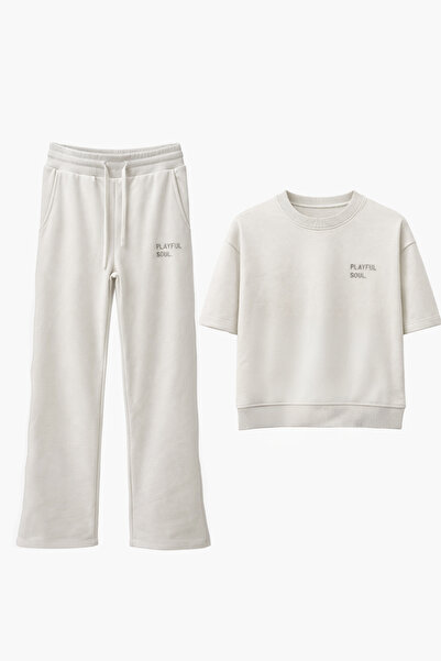 Amia&Co. White Oversize Embossed Print Women's Tracksuit Bottom and Top Set