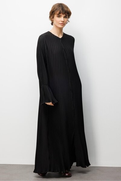 Micca %100 Sentetik Dökümlü Komple Piliseli Önde Çıtçıt Kapamalı Ferace-Siyah