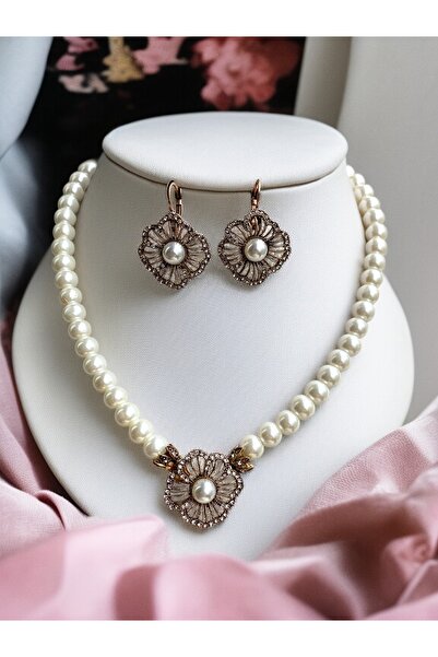 FAYRA ACCESSORIES Zirkon Taşlı Çiçek Figür İnci Kolye ve İnci Küpe Seti