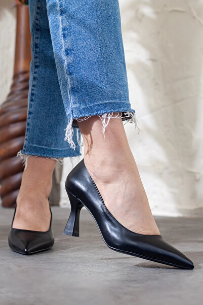 Adım Adım أحذية بكعب مربع ومقدمة مدببة