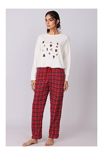 Kom كريستينا بيجاما