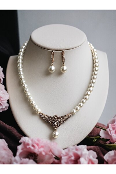 FAYRA ACCESSORIES Zirkon Taşlı Kanat Figürlü Tek Sıra İnci Kolye ve İnci Küpe...