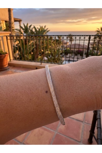 ZEY 925 Ayar Gümüş Takı- Kalın Zirkon Taşlı Kadın Hediyelik Bileklik