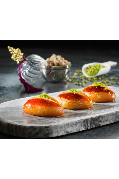 Güllüoğlu Kübban Fıstıklı Şekerpare - 1kg