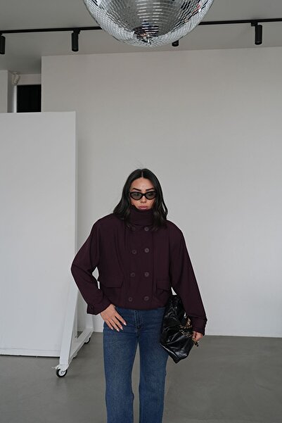 Özge Özgenç High Collar Pocketed Short Coat