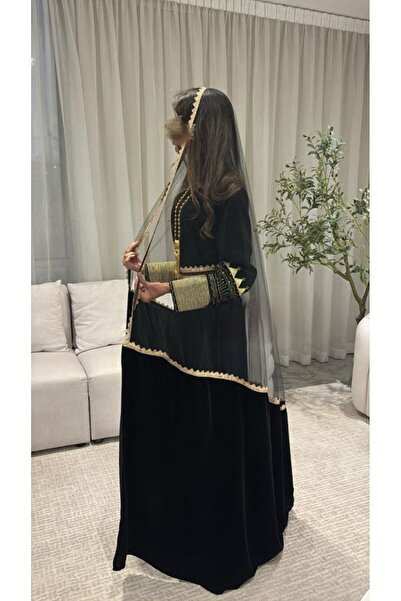 Sukar Two-tone velvet jalabiya from Sukkar