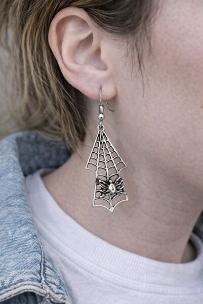 HER ŞEY NOTA www.herseynota.com إكسسوار ويب آرو - أقراط متدلية فضية اللون للج...